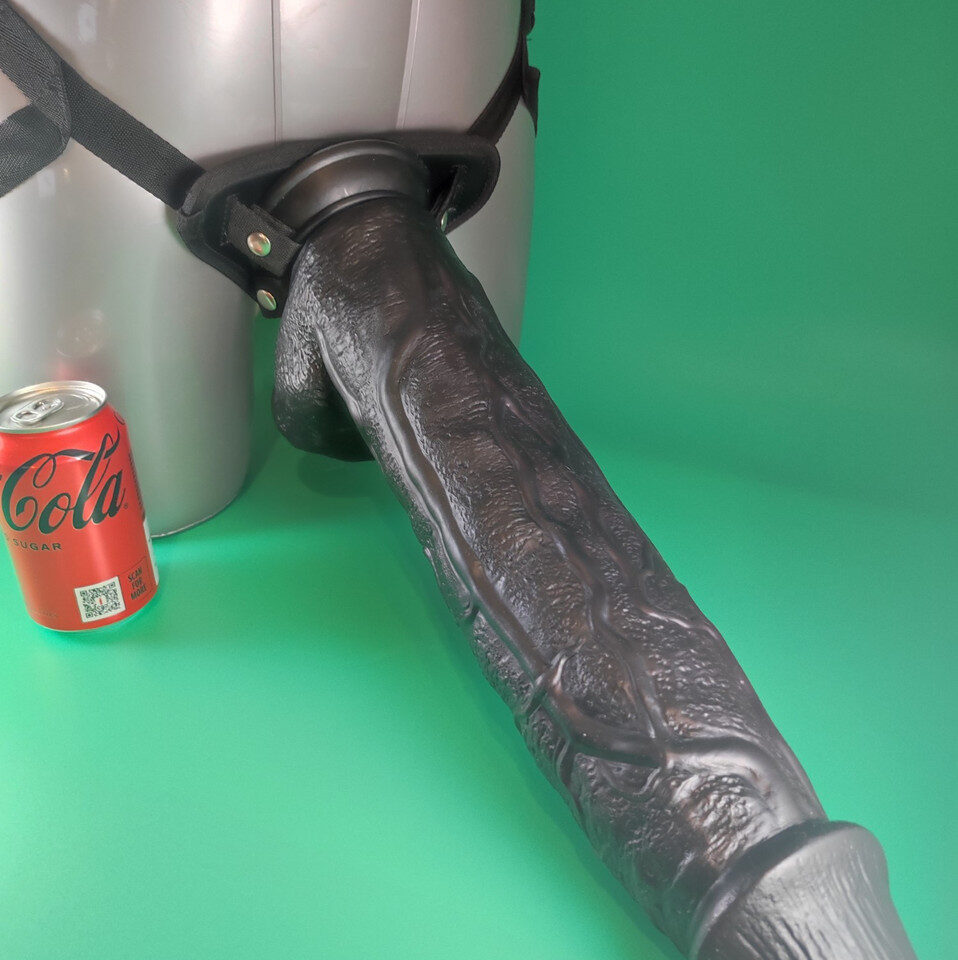 Strap on set. Megadong black scale