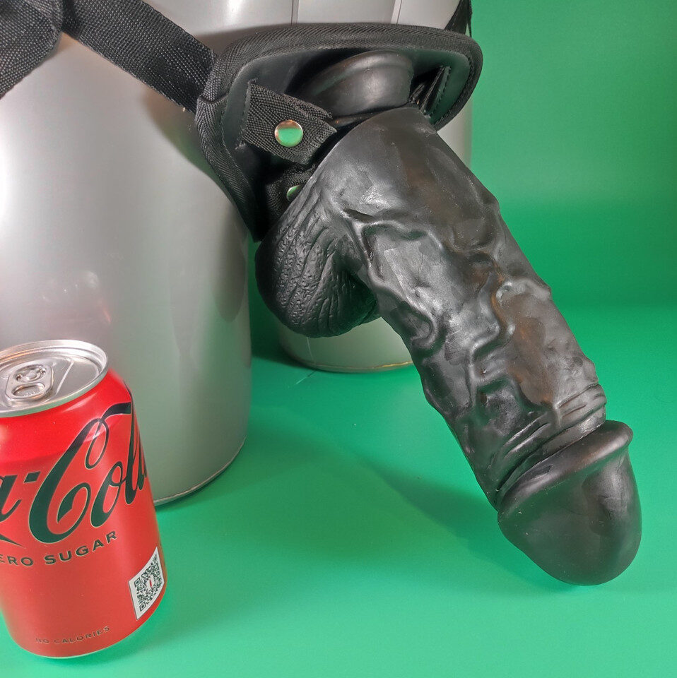 Strap On set Girthy black scale